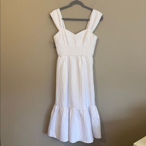 NWT- chelsea 28 crinkle maxi dress, White, size Small